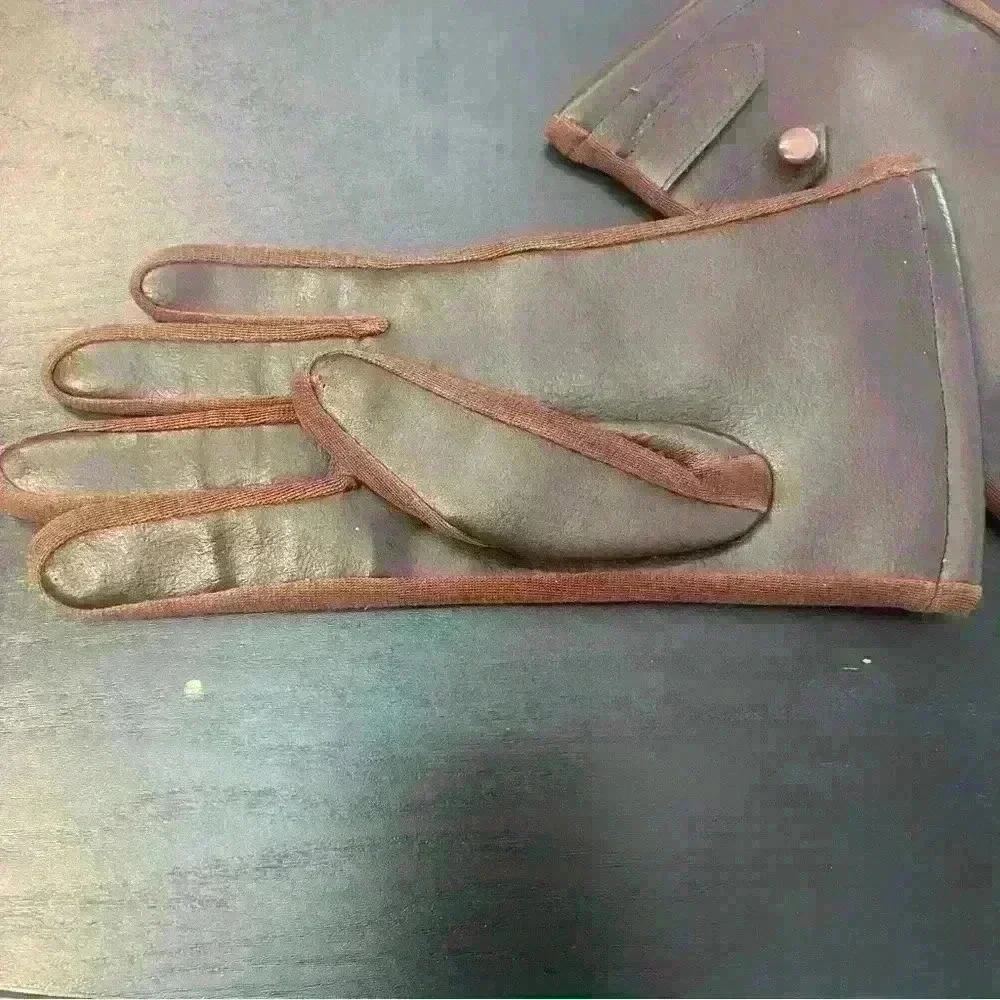 Vintage‎ Brown ladies driving gloves, SM, Lee Begman, Small Rose colored button